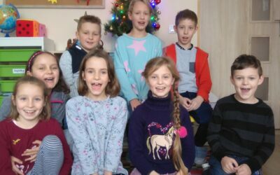 Tak klasa 2 przygotowywała się do Świąt :)