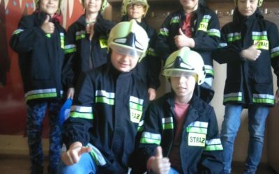 Nasi podopieczni wiedzą ja zachować się w sytuacji zagrożenia. Wiedzę i praktyczne umiejętności zdobyli w Jednostce Straży Pożarnej przy ulicy Rzemieślniczej.