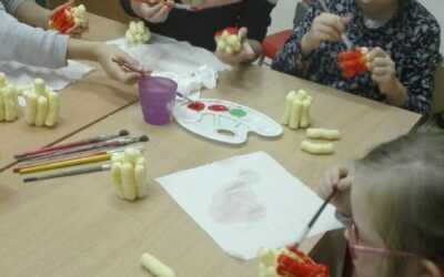 Jesienny sezon na papryki. Uczniowie klasy 3 ochoczo przystąpili do pracy!